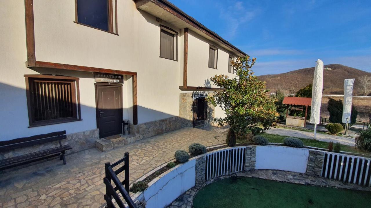 Семеен Хотел-Ресторант Етно Чакала Hotel Sevlievo Exterior foto